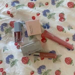Cheek and lip makeup bundle